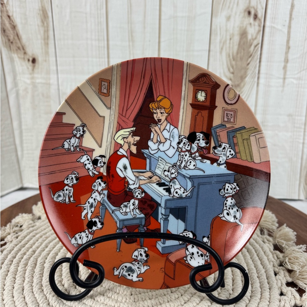 Bradex.Disney 101 Dalmatians Decorative Collector Plate 1993.